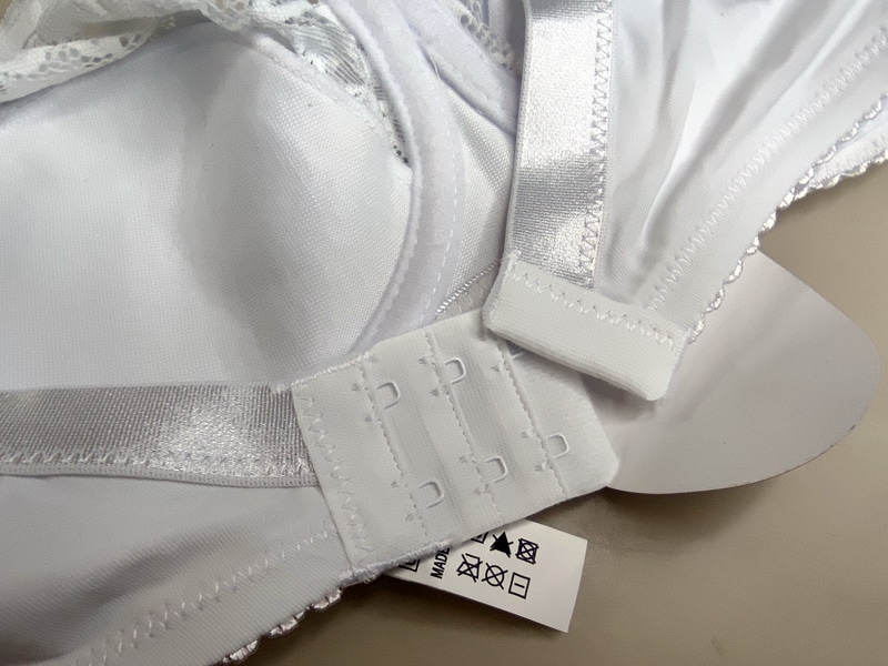 БT_23022D_White_inside_