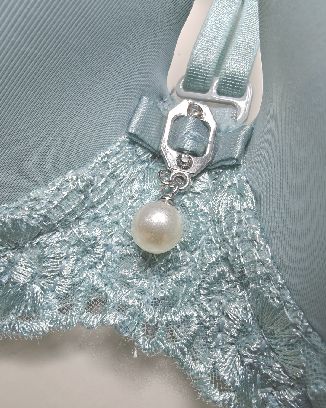 BT_30573B_Mint1_Big_Inst_